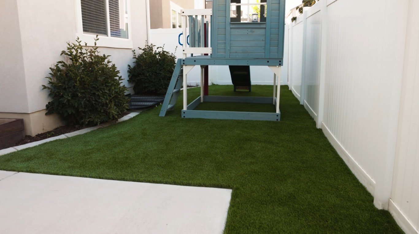 Spring and fall yard cleanup services in Anaheim, CA